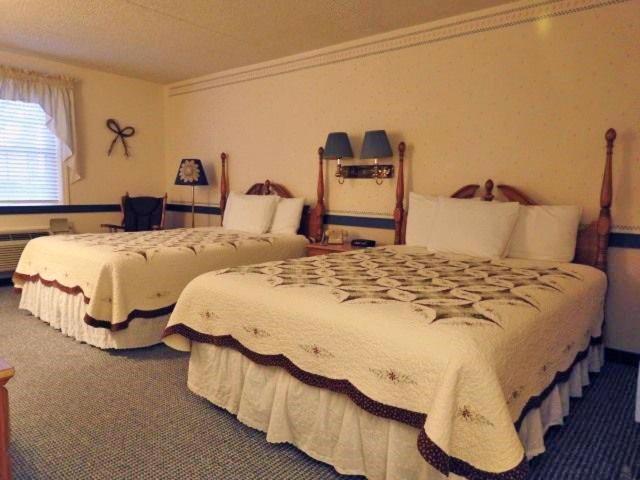 Country Living Inn Smoketown  Екстериор снимка