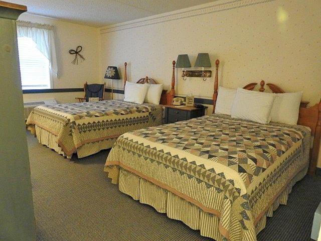 Country Living Inn Smoketown  Екстериор снимка