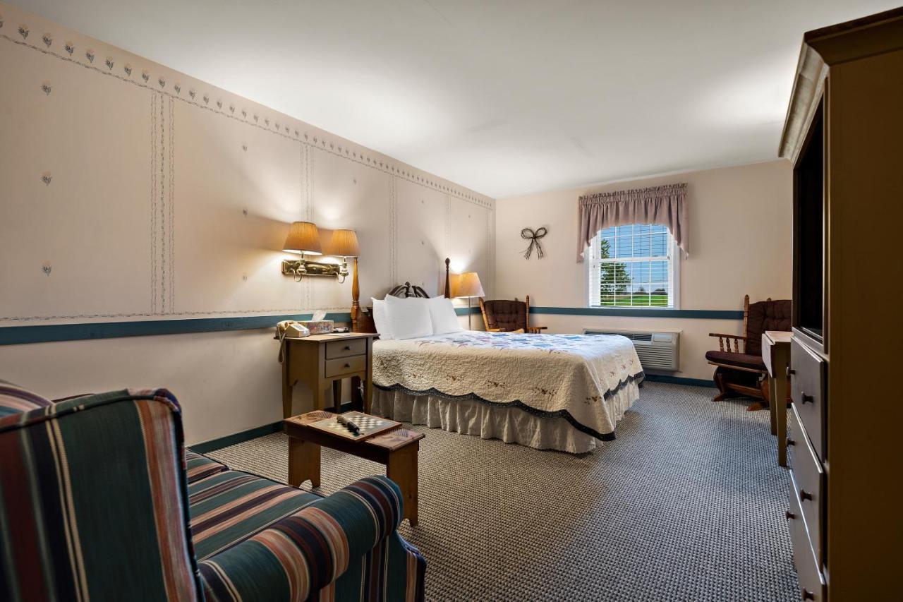 Country Living Inn Smoketown  Екстериор снимка