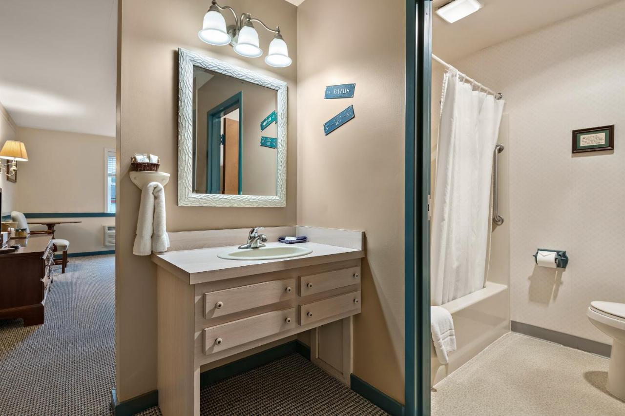 Country Living Inn Smoketown  Екстериор снимка