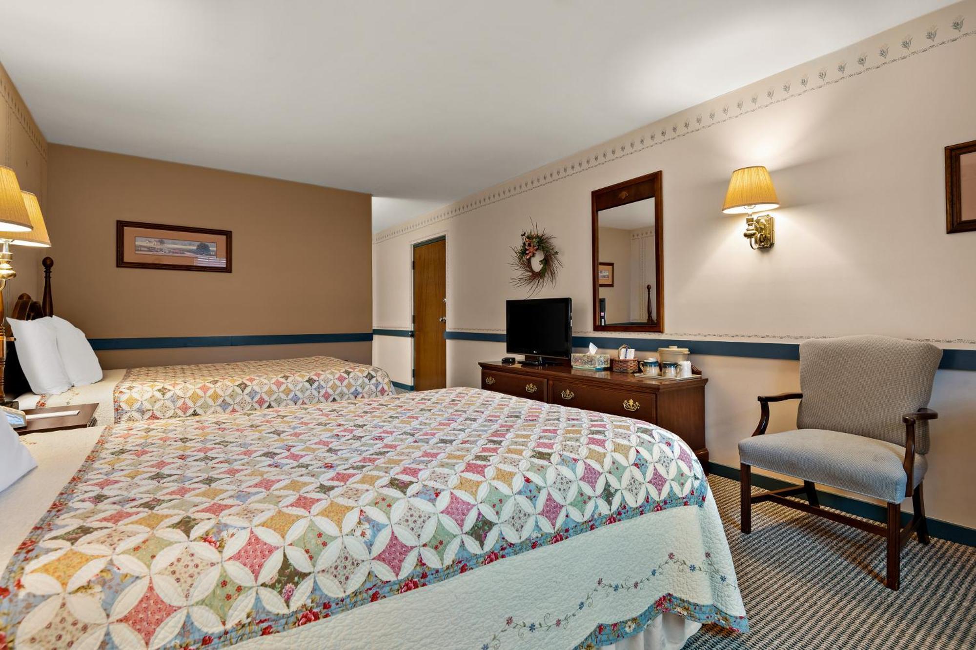 Country Living Inn Smoketown  Екстериор снимка